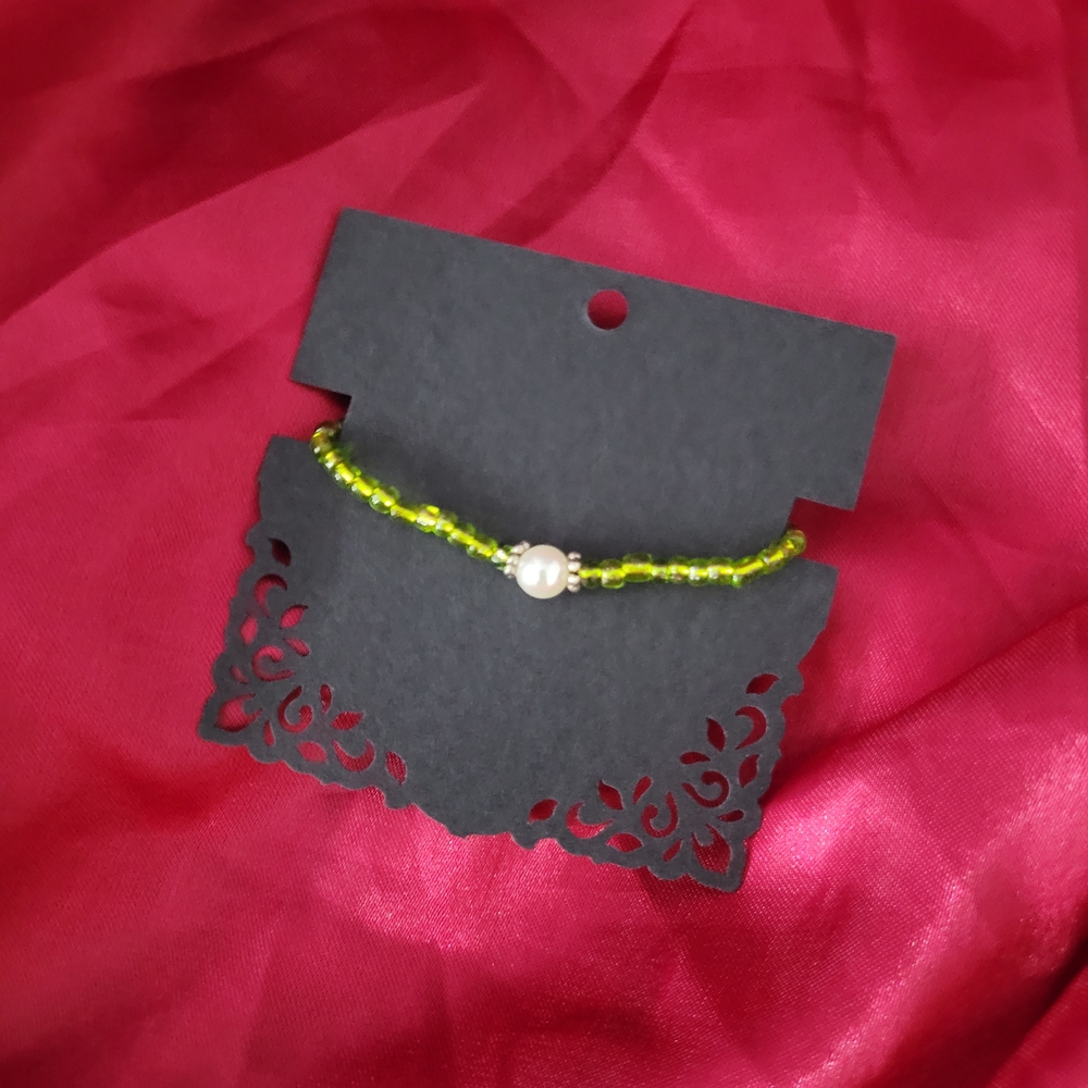 Elegant Green Beaded Bracelet with Pearl Accent
